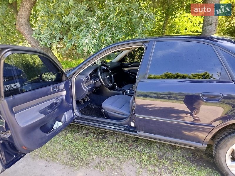 Седан Audi A4 2000 в Краснокутську