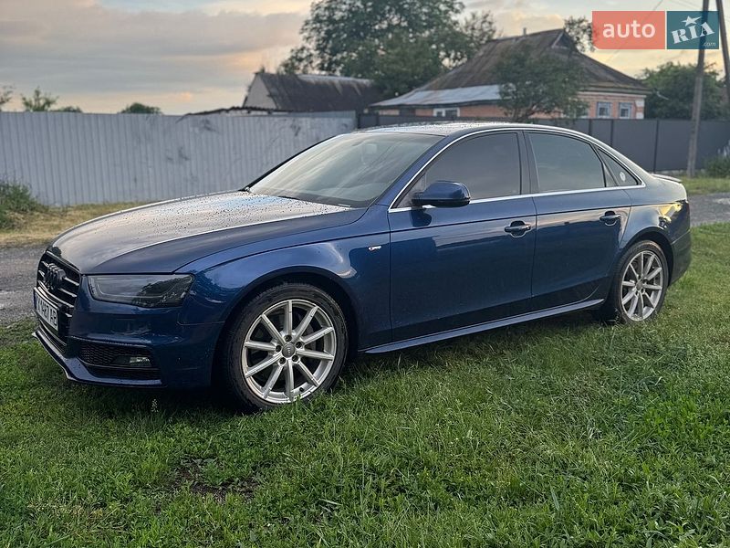 Седан Audi A4 2013 в Карловке