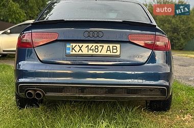 Седан Audi A4 2013 в Карловке