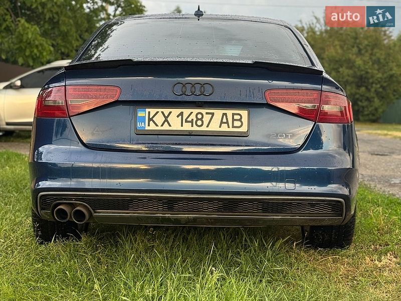 Седан Audi A4 2013 в Карловке