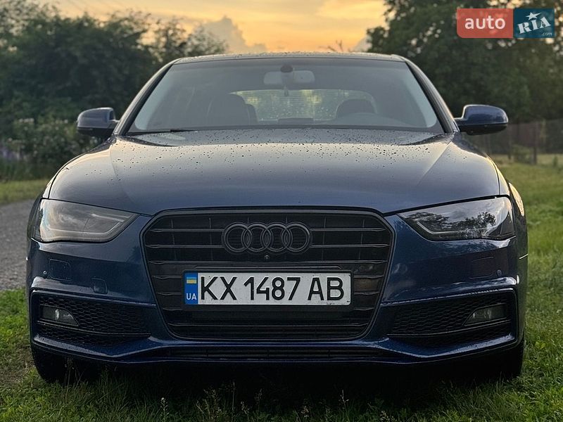 Седан Audi A4 2013 в Карловке
