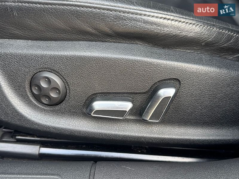 Седан Audi A4 2013 в Карловке