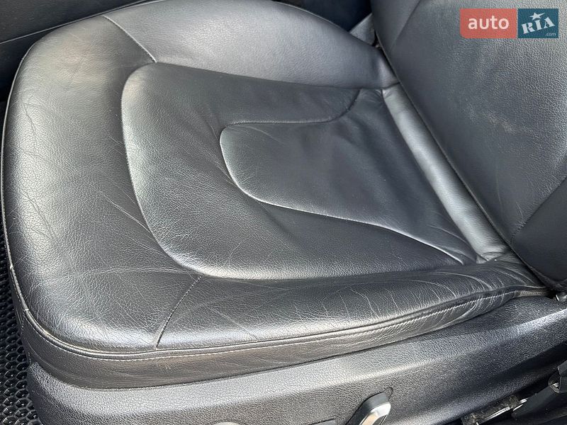 Седан Audi A4 2013 в Карловке