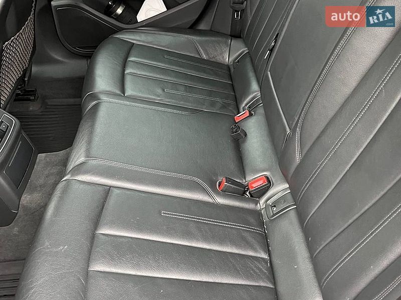 Седан Audi A4 2015 в Кам'янському