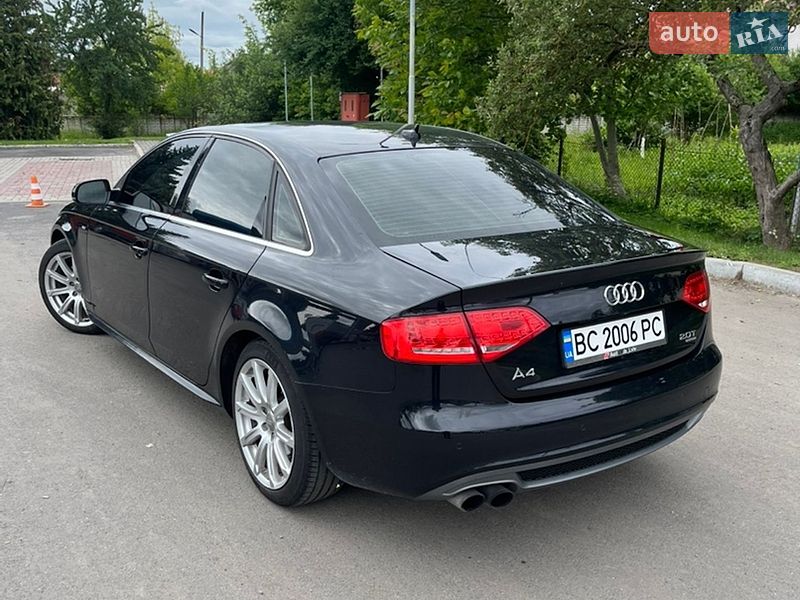 Седан Audi A4 2012 в Городку