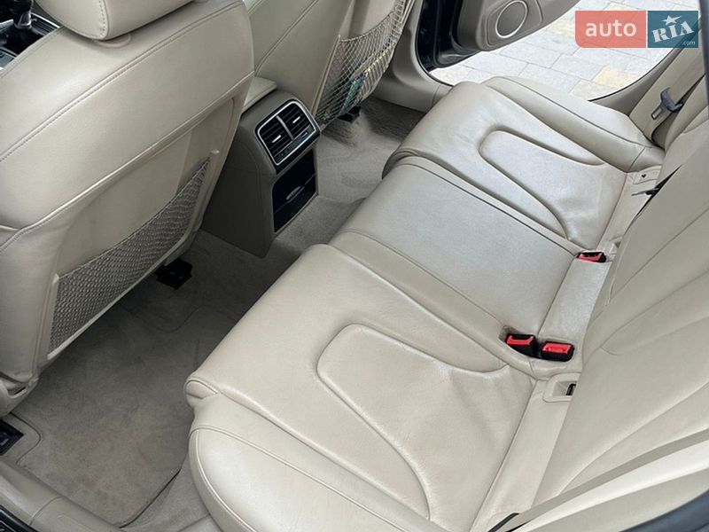 Седан Audi A4 2012 в Городку