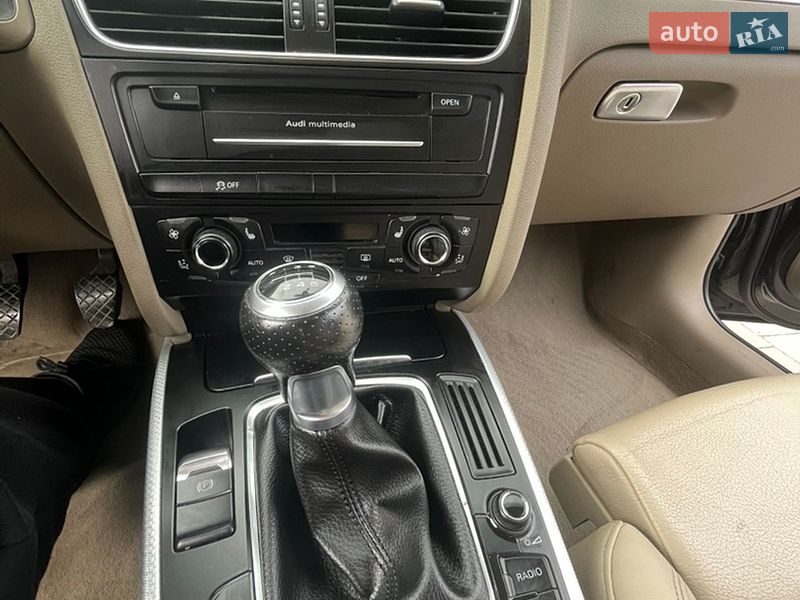 Седан Audi A4 2012 в Городку