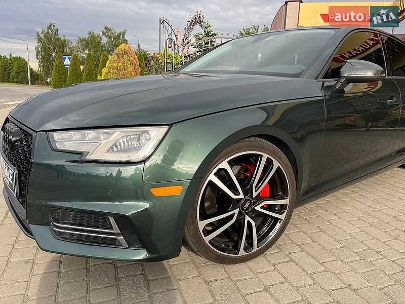 Седан Audi A4 2016 в Шепетівці