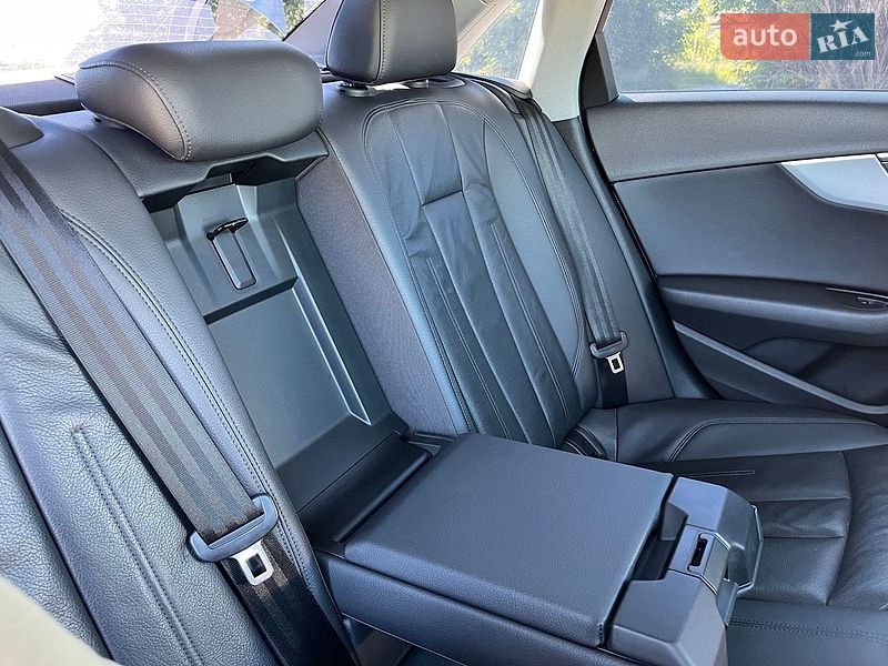 Седан Audi A4 2017 в Тернополе