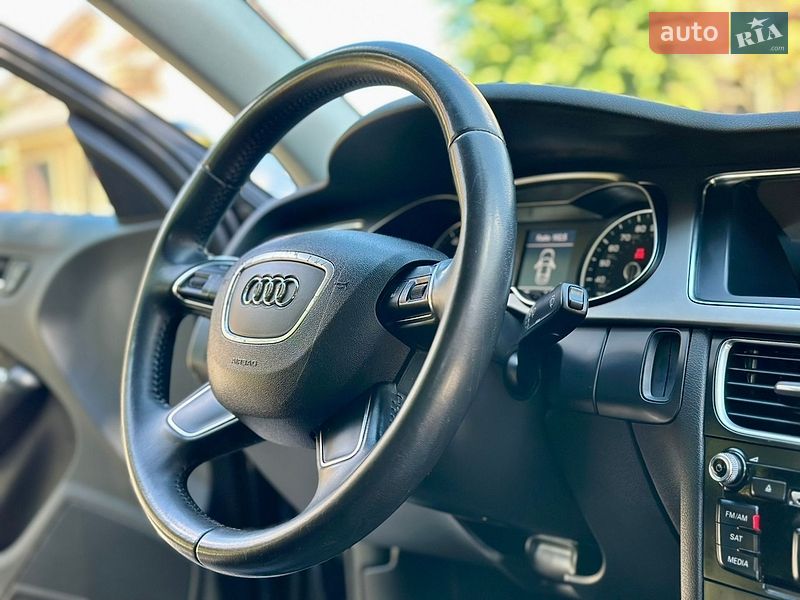 Седан Audi A4 2014 в Києві