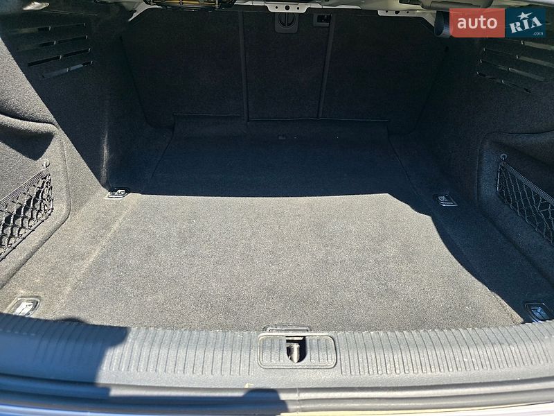 Седан Audi A4 2018 в Стрию