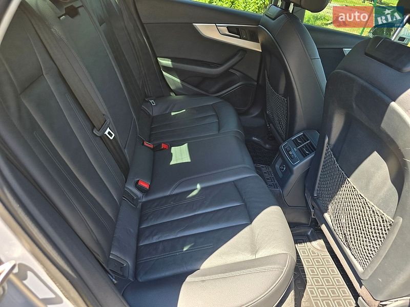 Седан Audi A4 2018 в Стрию