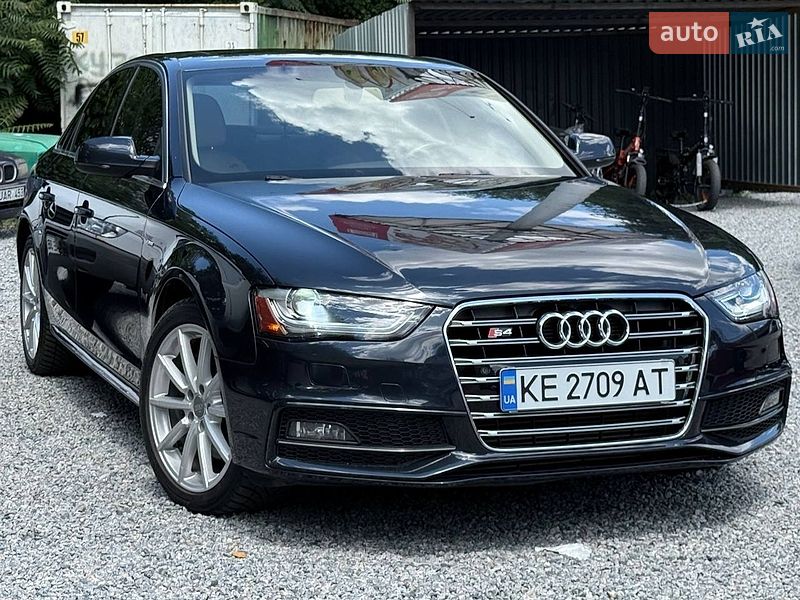 Седан Audi A4 2015 в Днепре