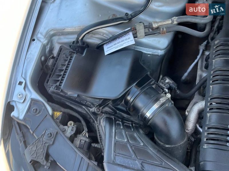 Седан Audi A4 2013 в Львові