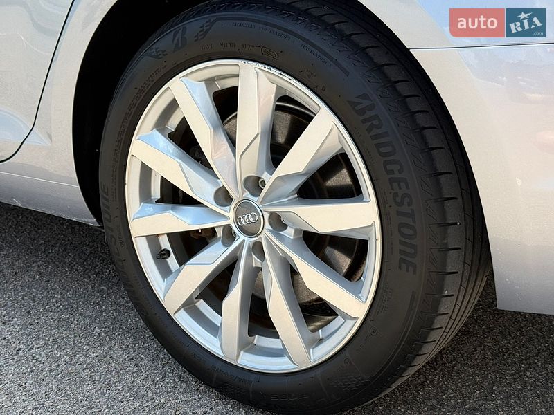 Седан Audi A4 2016 в Києві