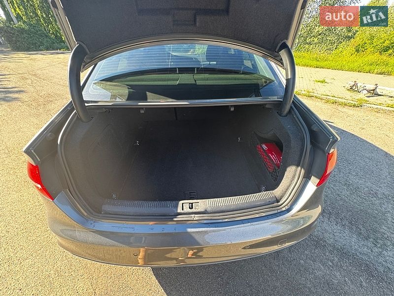 Седан Audi A4 2015 в Борисполе