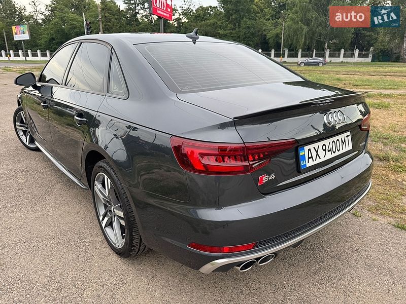 Седан Audi A4 2018 в Харькове