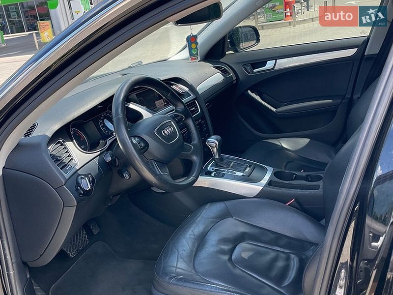 Седан Audi A4 2012 в Вінниці