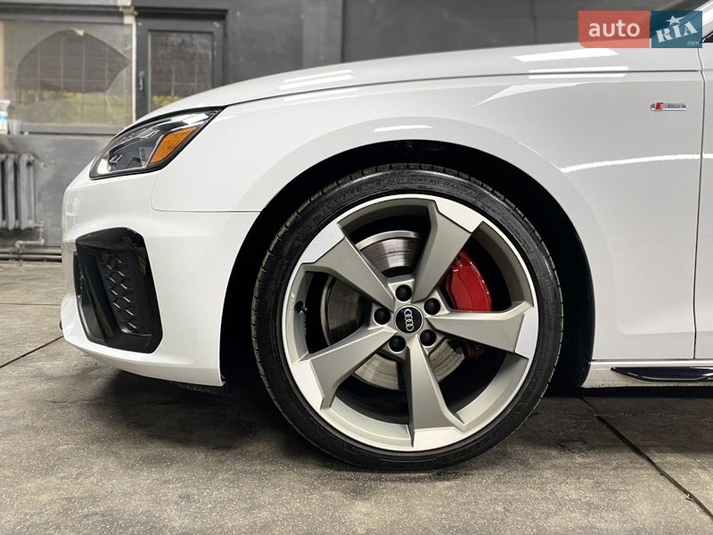 Седан Audi A4 2024 в Львові