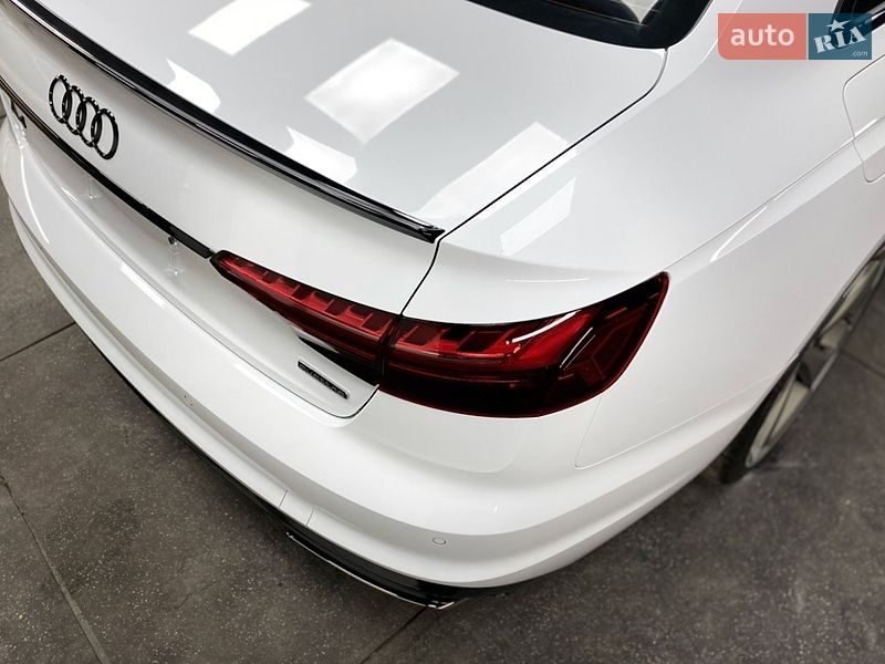 Седан Audi A4 2024 в Львові