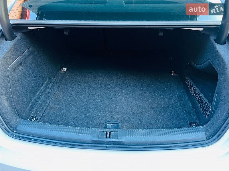 Седан Audi A4 2014 в Вінниці