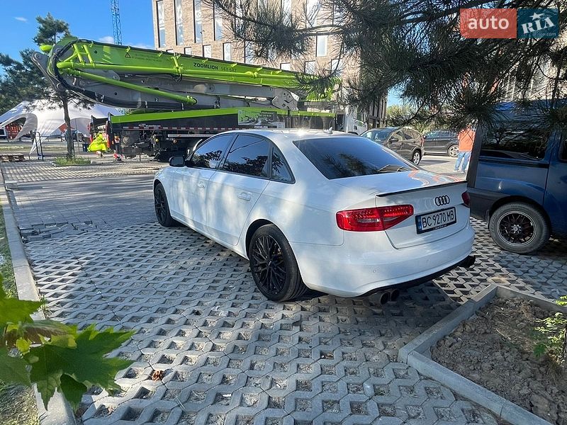 Седан Audi A4 2013 в Львові