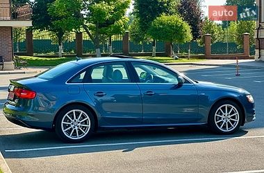 Седан Audi A4 2016 в Киеве