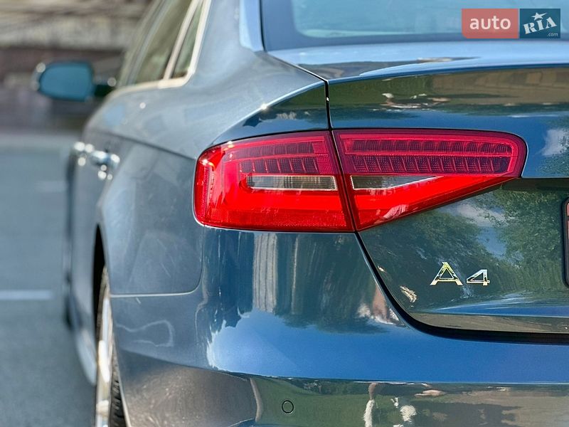 Седан Audi A4 2016 в Киеве