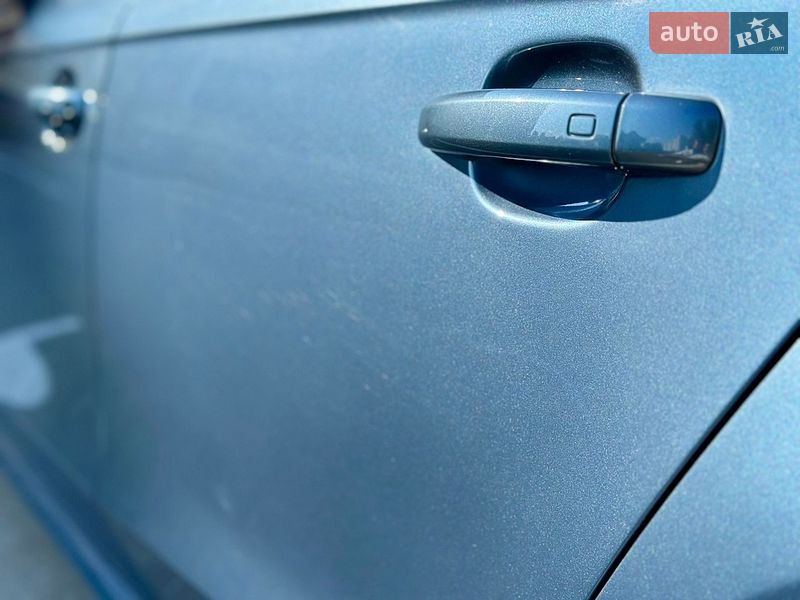 Седан Audi A4 2016 в Киеве