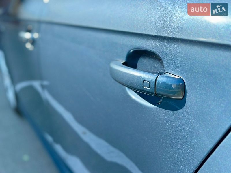 Седан Audi A4 2016 в Киеве