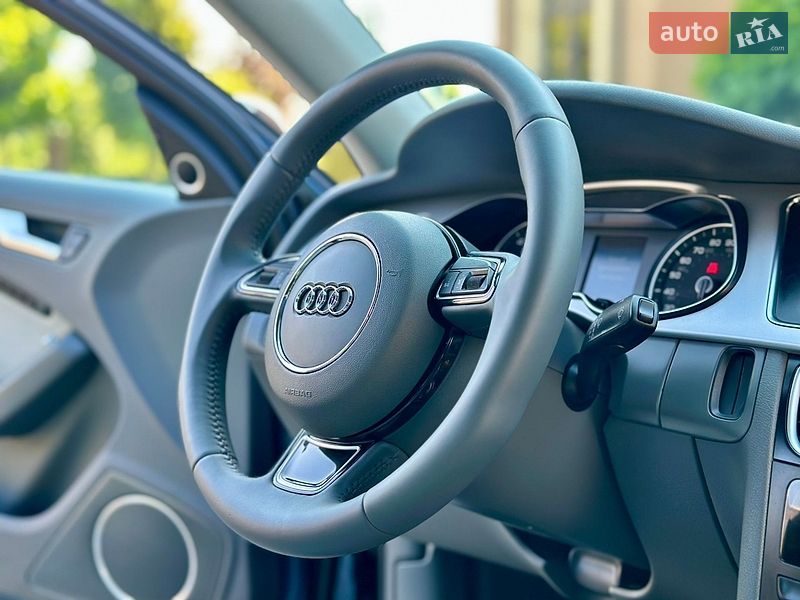 Седан Audi A4 2016 в Киеве