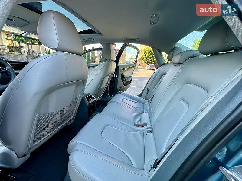Седан Audi A4 2016 в Киеве