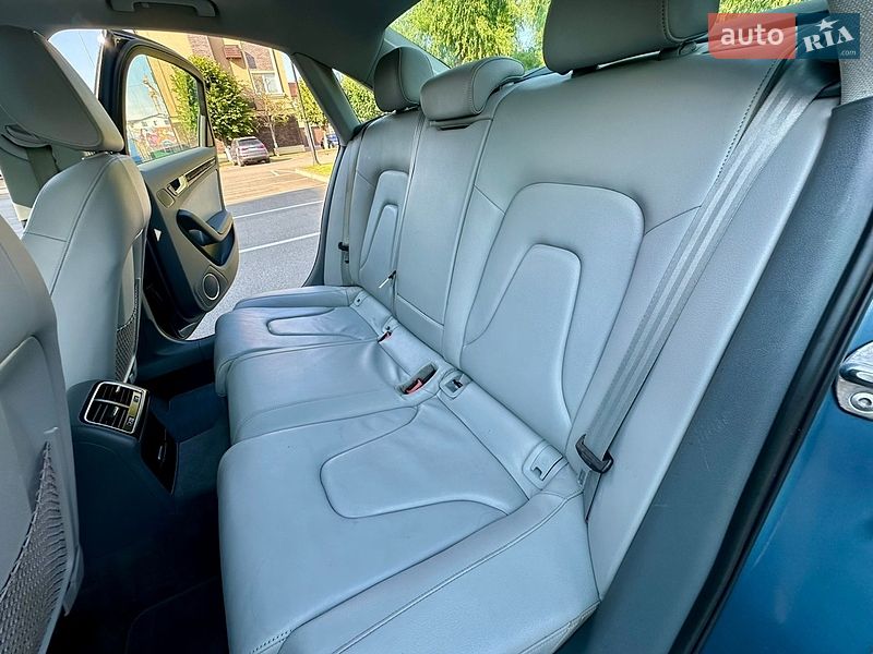 Седан Audi A4 2016 в Киеве