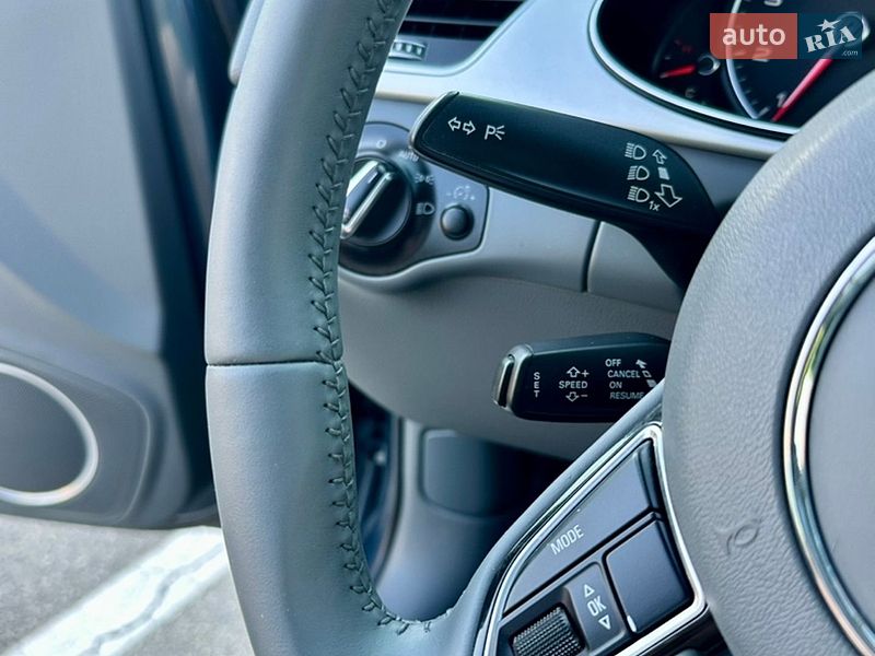 Седан Audi A4 2016 в Киеве