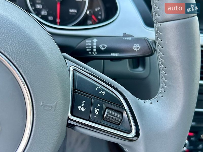 Седан Audi A4 2016 в Киеве
