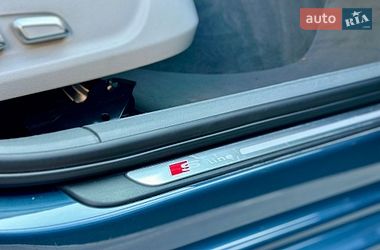 Седан Audi A4 2016 в Киеве