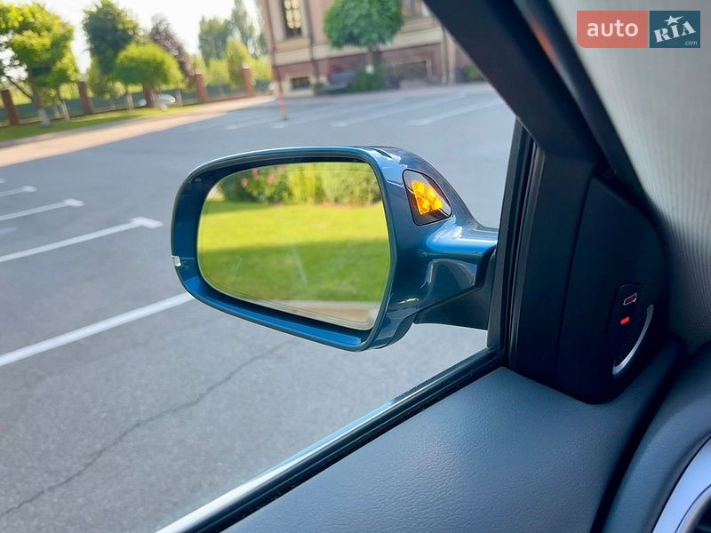 Седан Audi A4 2016 в Киеве