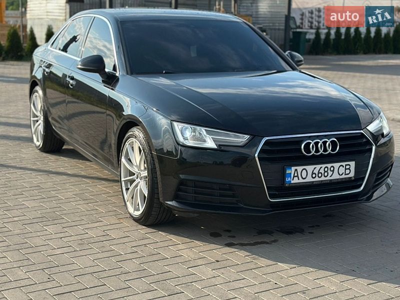 Седан Audi A4 2018 в Хусте