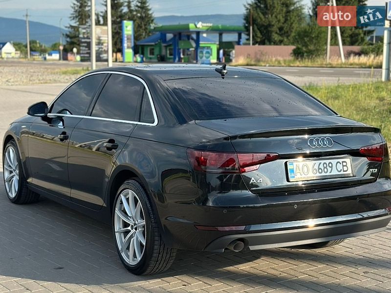 Седан Audi A4 2018 в Хусте