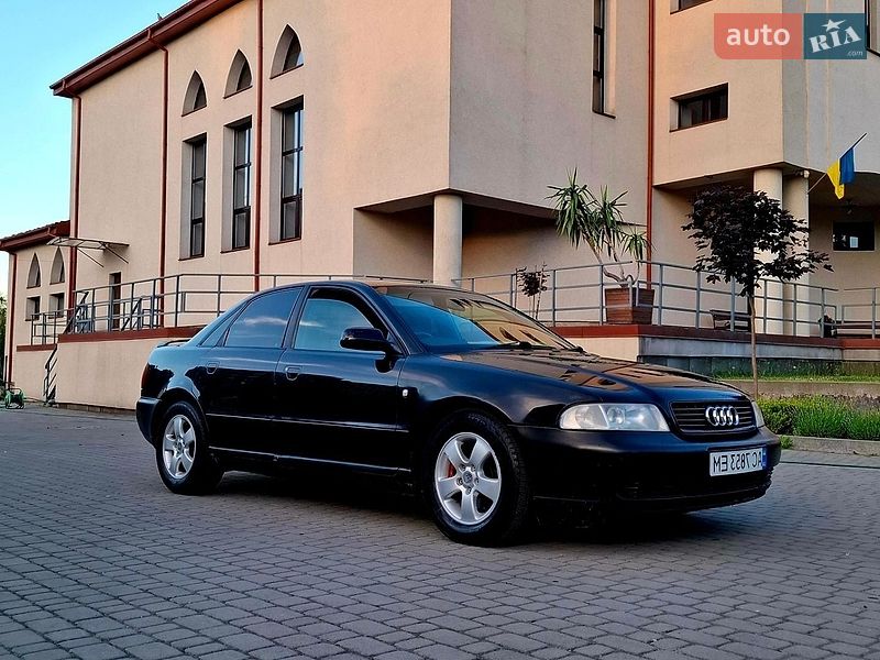 Седан Audi A4 1997 в Шептицькому