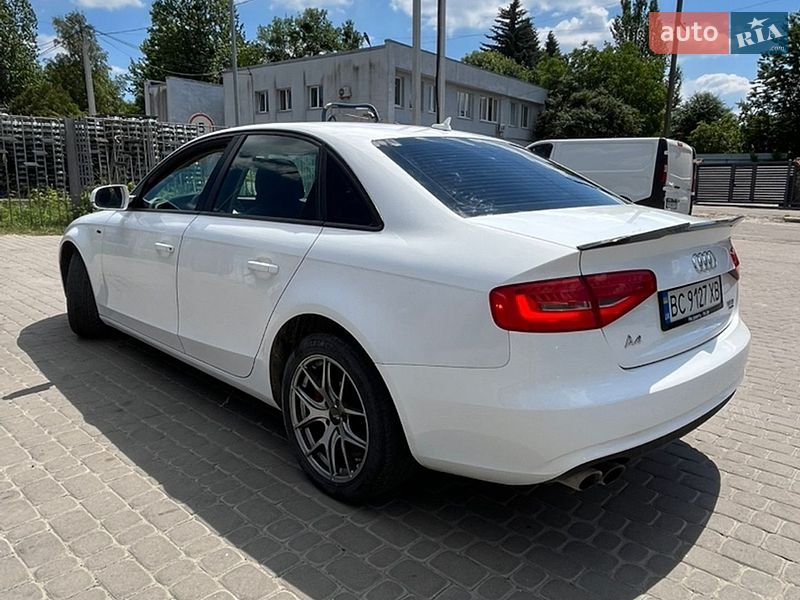 Седан Audi A4 2013 в Львові