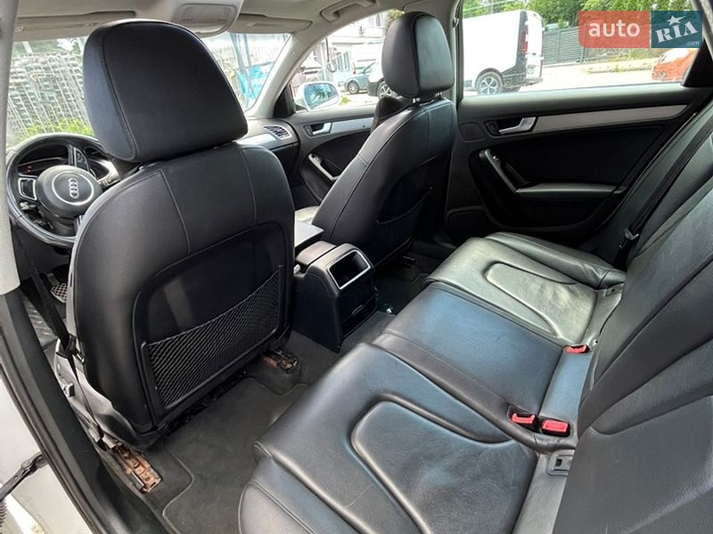 Седан Audi A4 2013 в Львові