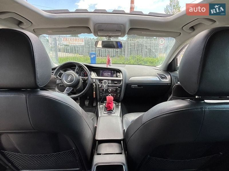 Седан Audi A4 2013 в Львові