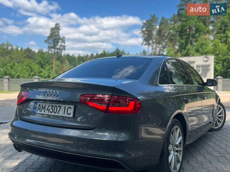 Седан Audi A4 2015 в Коростені