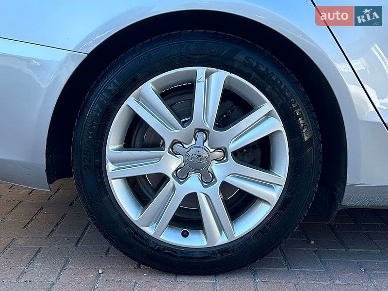 Універсал Audi A4 2010 в Чернівцях