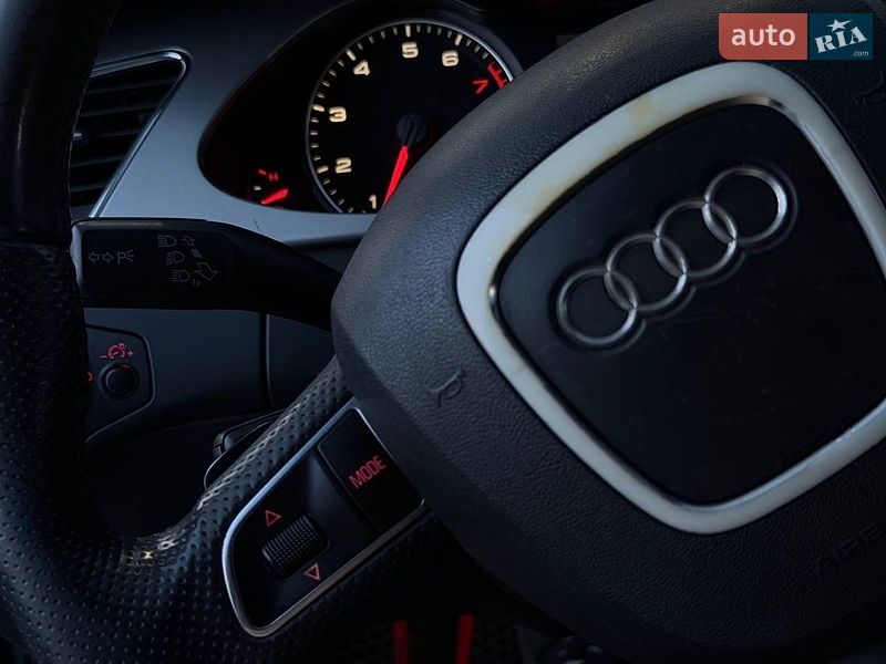 Седан Audi A4 2011 в Харкові