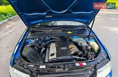 Седан Audi A4 2002 в Ромнах