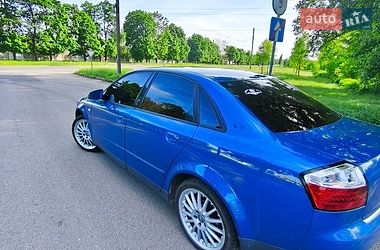 Седан Audi A4 2002 в Ромнах