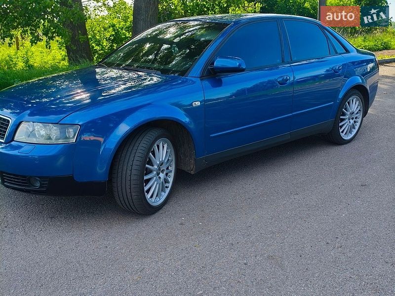 Седан Audi A4 2002 в Ромнах
