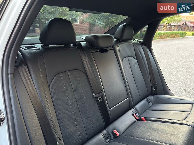 Седан Audi A4 2017 в Києві